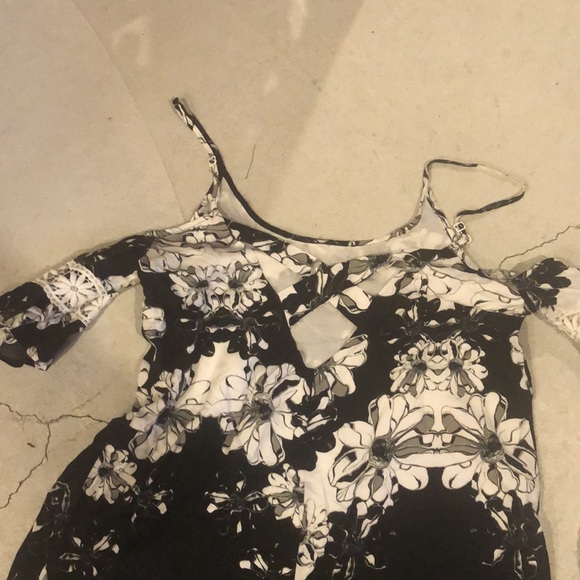 Black and white mini dress - Picture 2 of 2